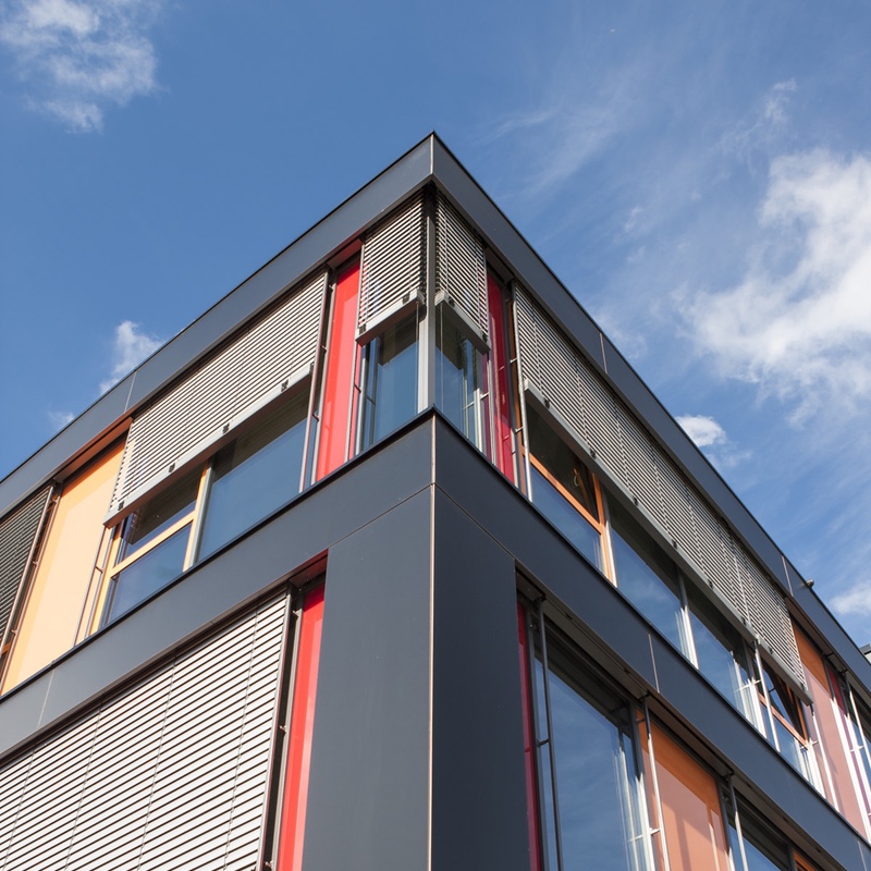 Neubau eines Geschäftshauses mit Penthouse in Viernheim